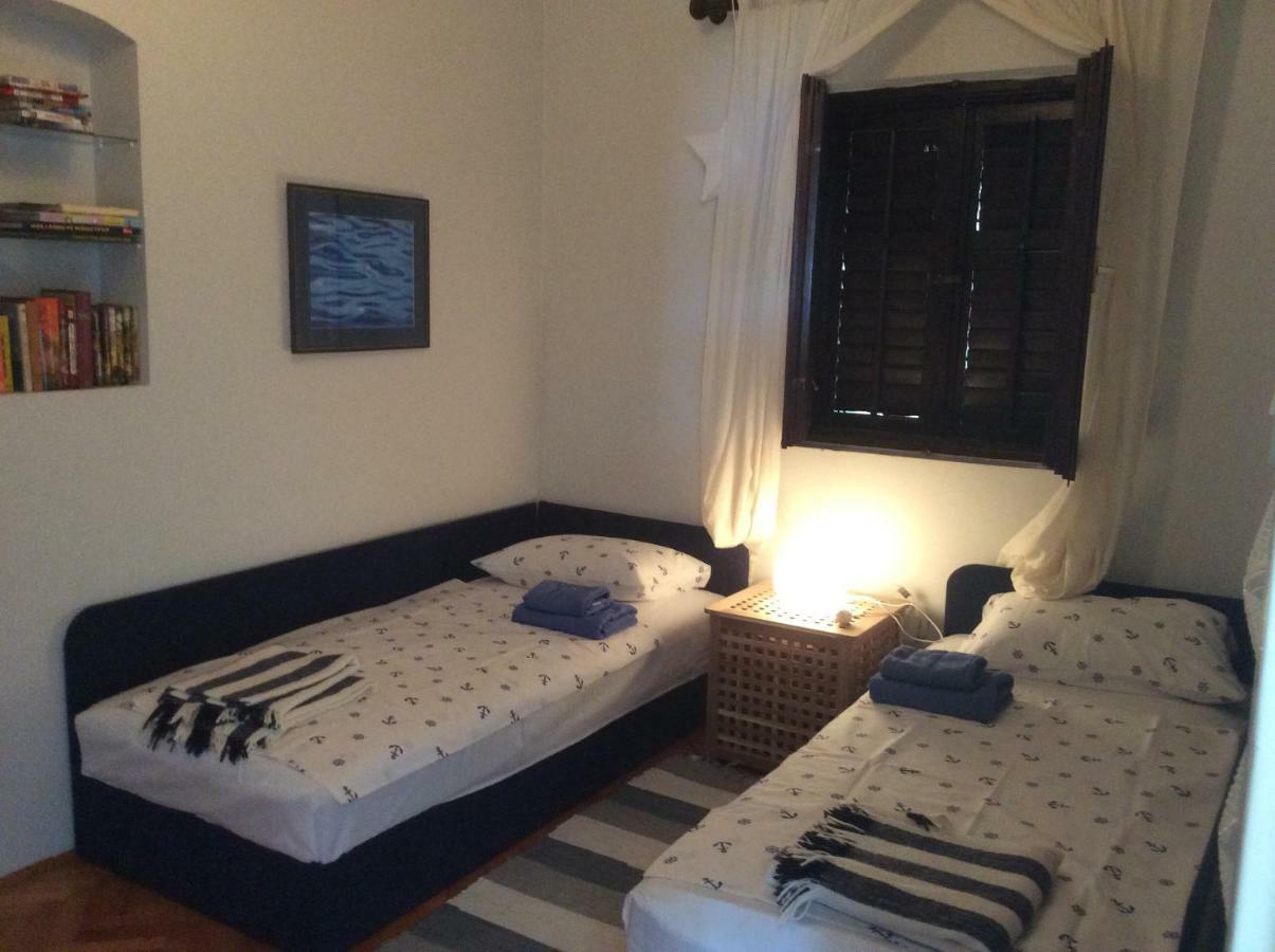 The Sea Cottage Apartments Drage Bagian luar foto